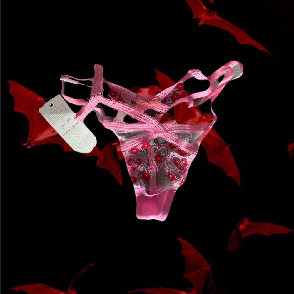 Pink Lace Heart-Patterned Women's Lingerie